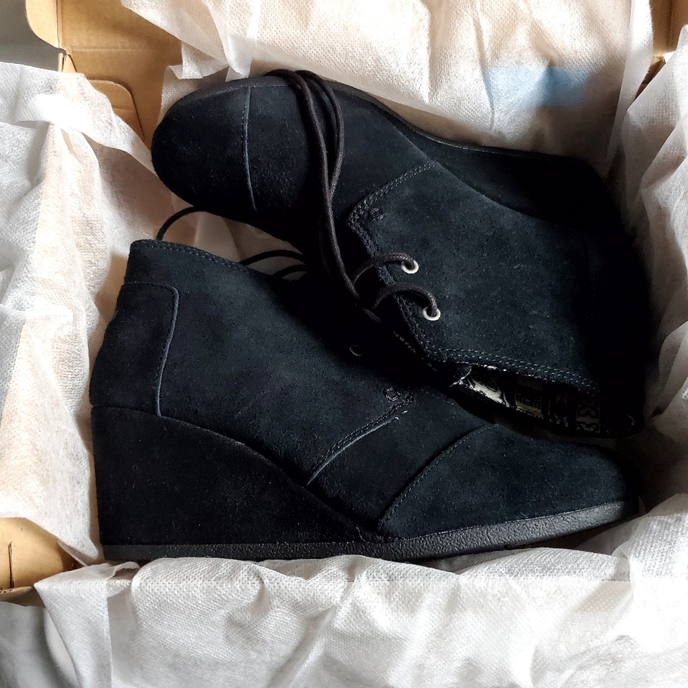 Toms Booties - Picture 4 of 9